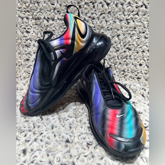 NIKE Boys Air Max 720 Youth running shoe Size US 5Y Black/Multicolor Gently worn - Picture 5 of 8